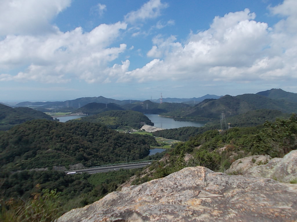 10:18 南西方面の権現ダムです。