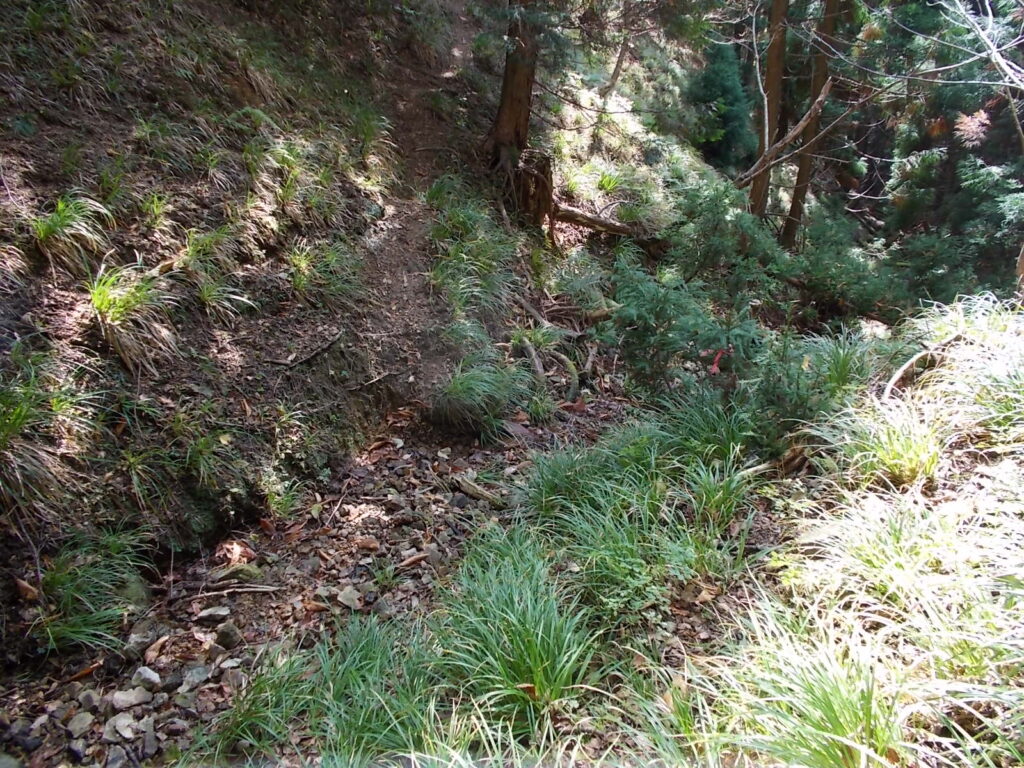 12：13　最後の沢を渡ります。