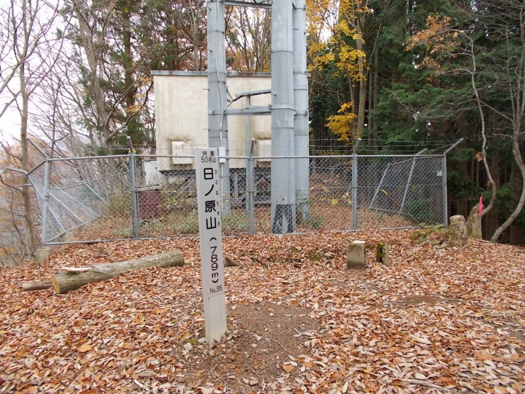 11：20　なんとかこの方向が望めます。この前行った、山九安山と藤無山のようです。