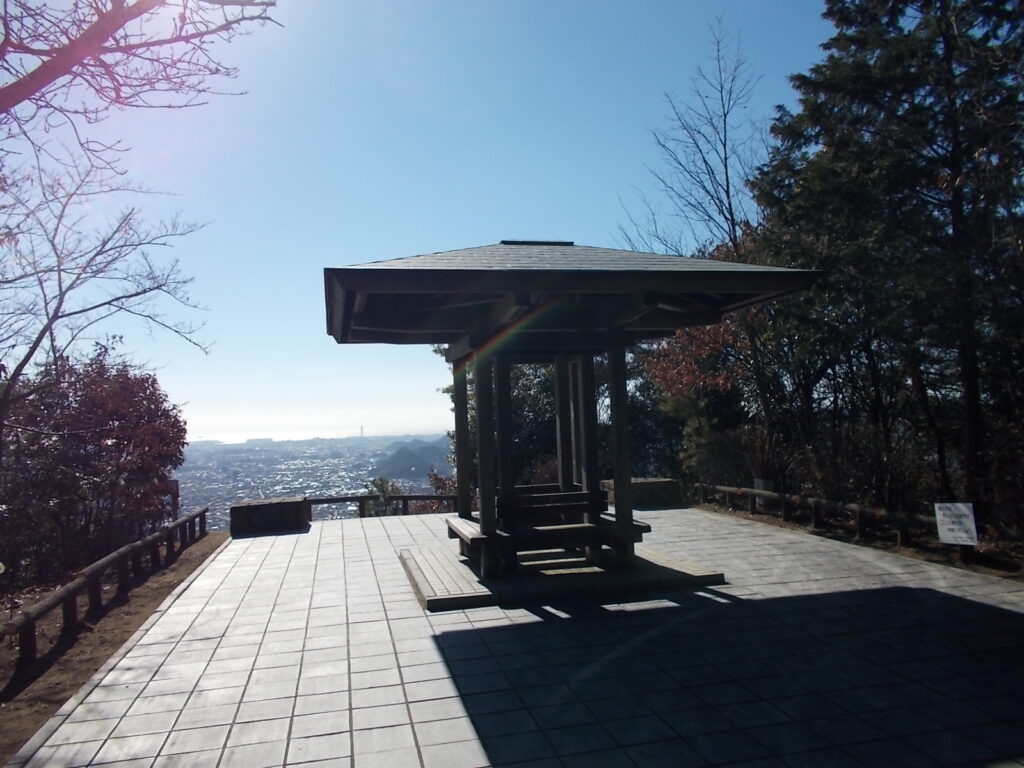 11:24 紫雲堂後展望広場です。