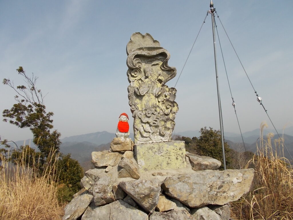10：35　法起大菩薩だそうです。さて、下山します。