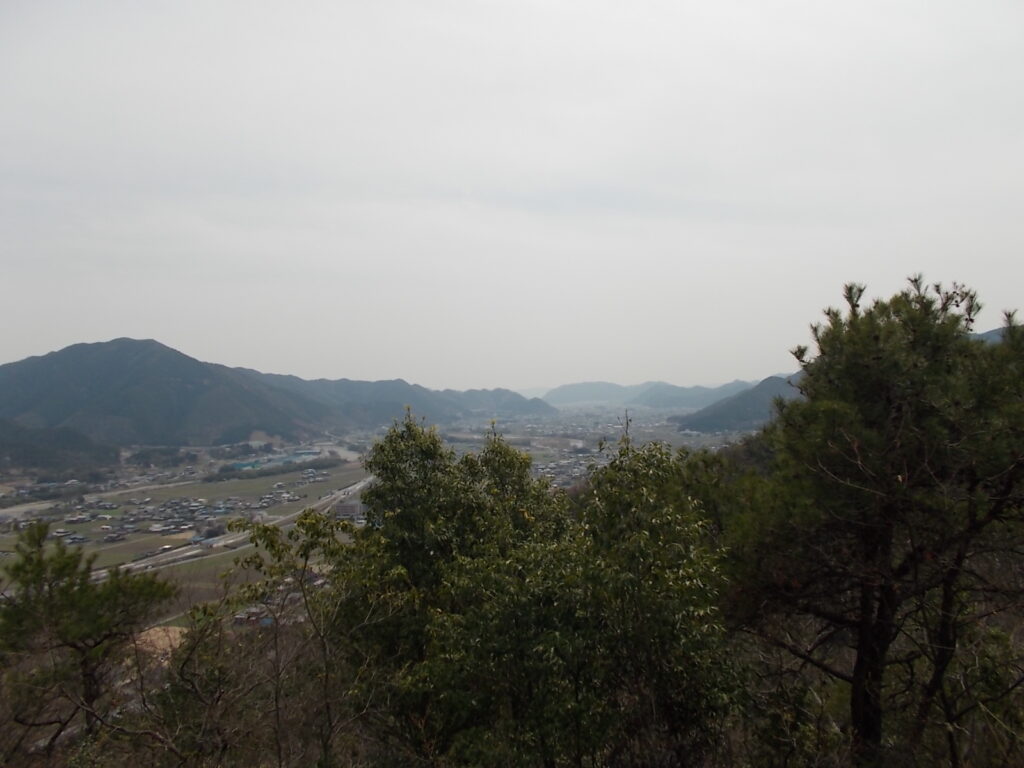 12：52　あずまやから見た景色です。