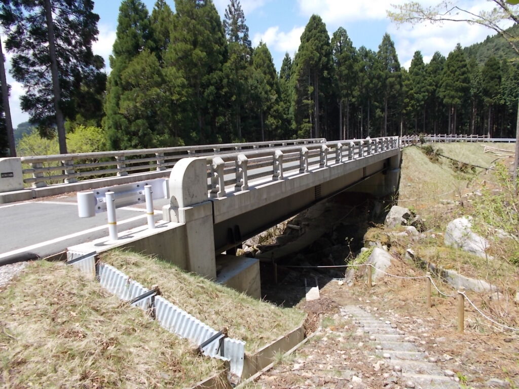 12：31　どうどう橋をくぐります。