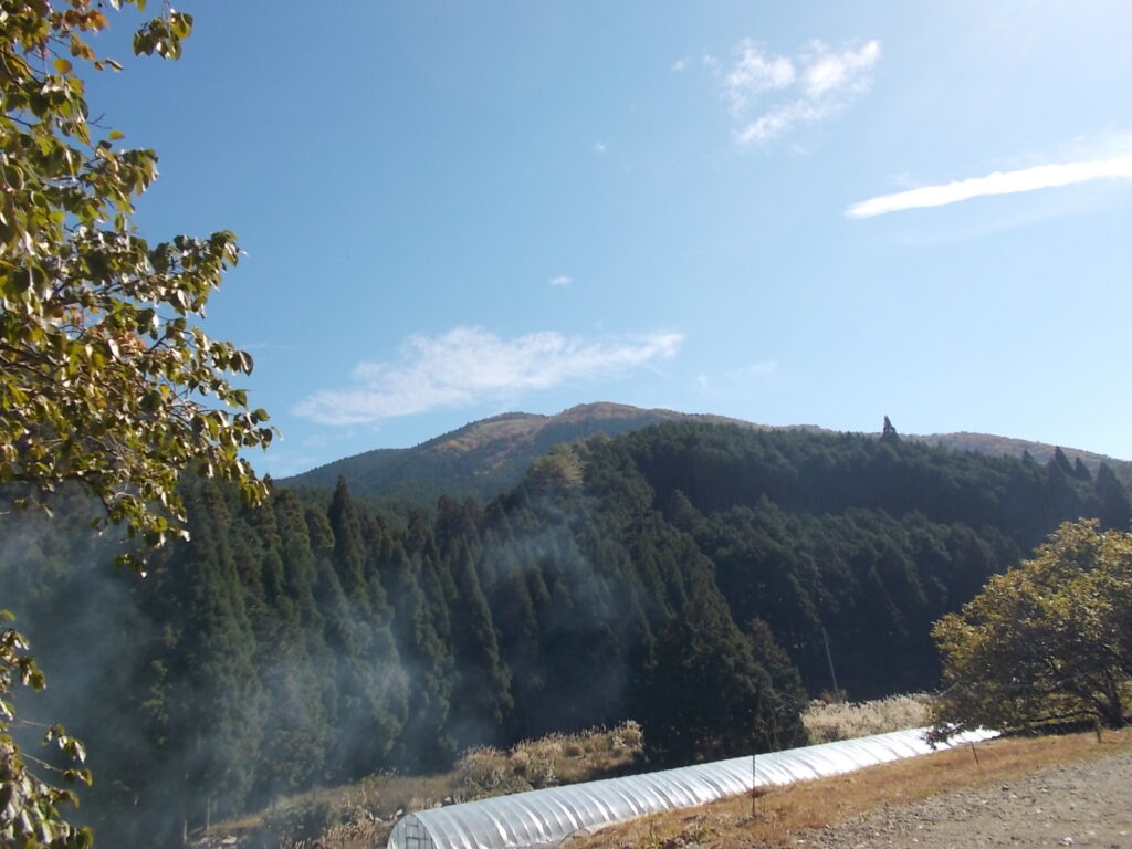 12:50 途中で見えた千町ヶ峰。