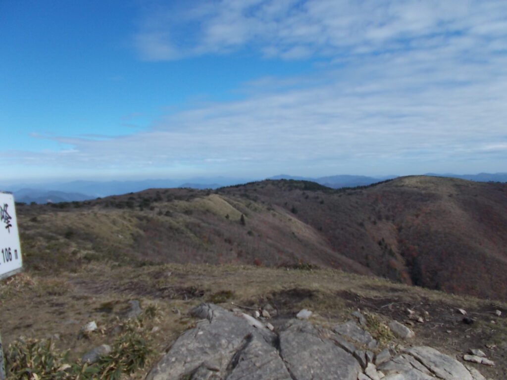 12：22　今歩いてきたフトウガ峰方面