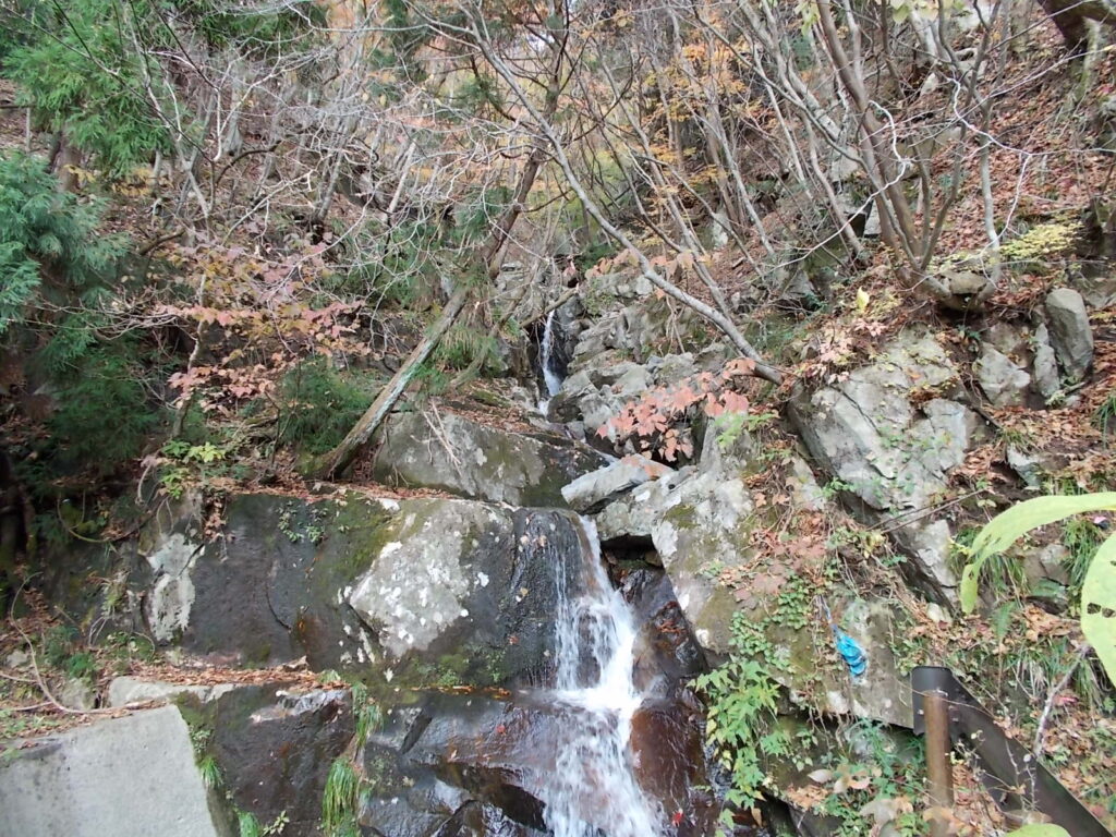 13：29　滝ですよね。こんなのがいくつもあります。