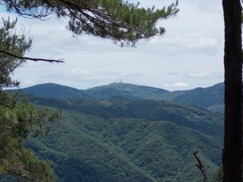 12：20　暁晴山かな。