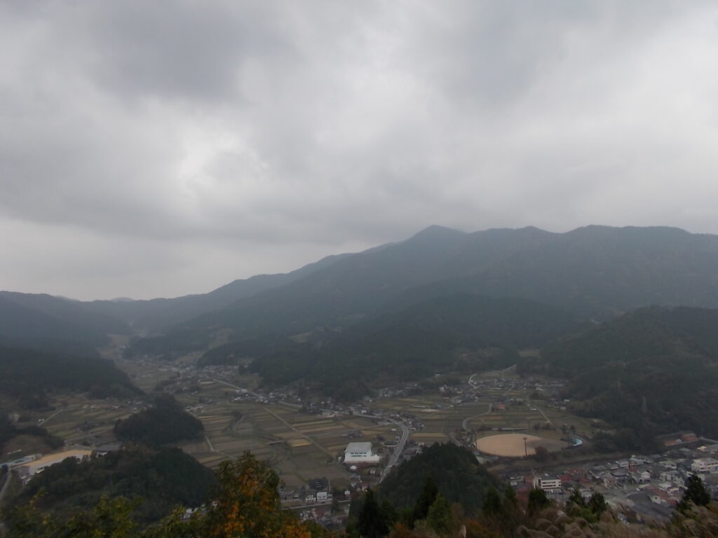 11：35　波賀城に戻って昼食にしました。