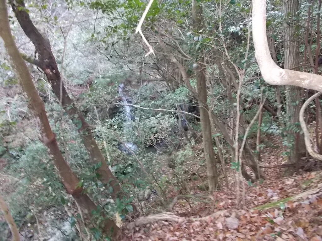 10：29　二の滝か？。さすがにここからはおりられません。