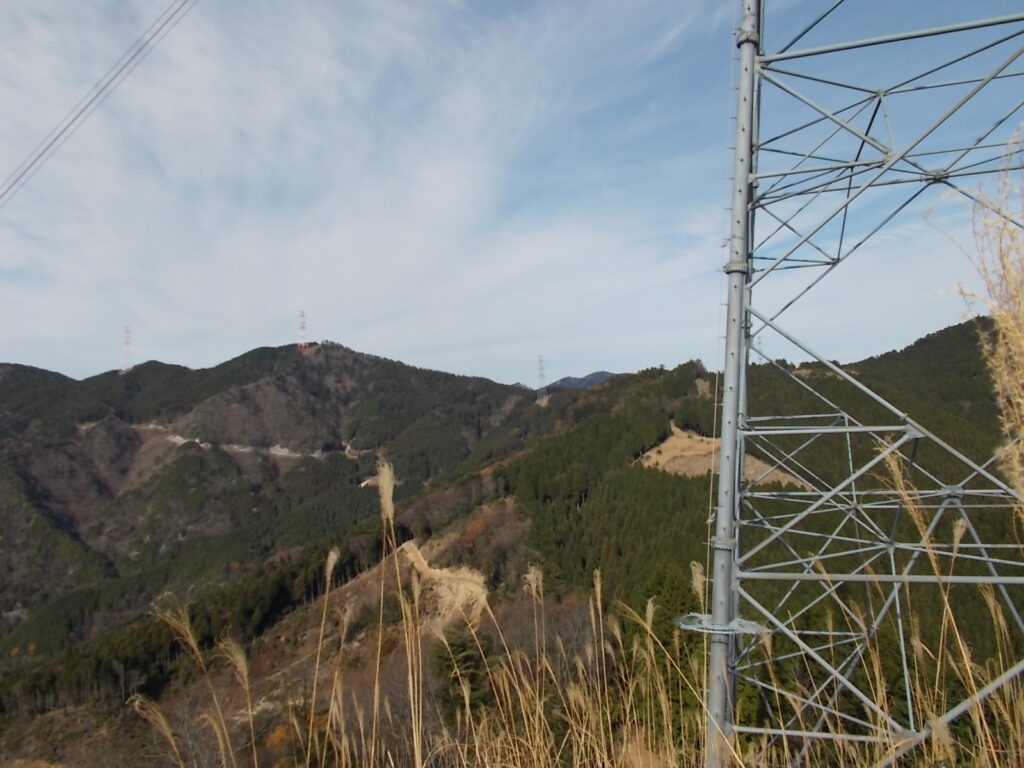 11：22　大辻山方面。中央右奥は暁晴山。