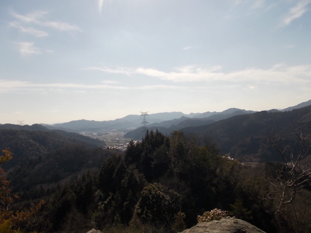 11:02 岩を上った所からの風景。