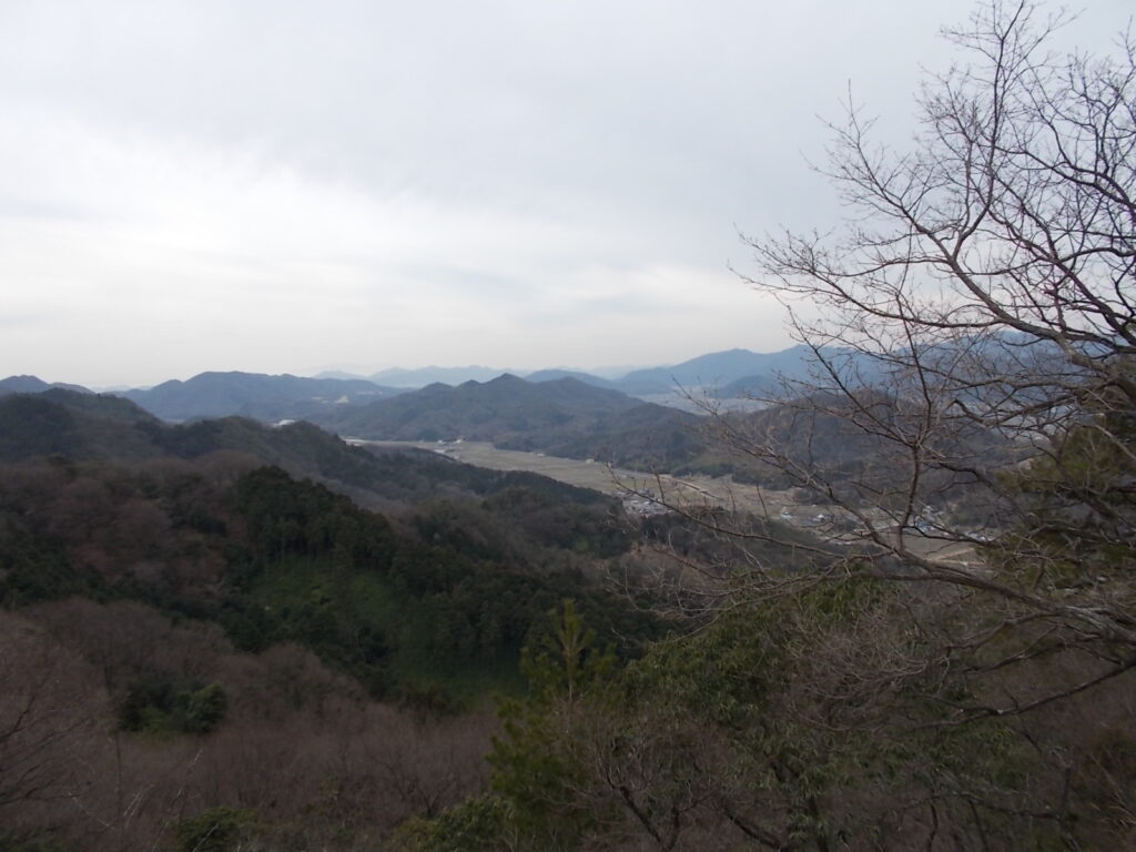 11：54　少し行くと見晴らしのいい所に出ました。