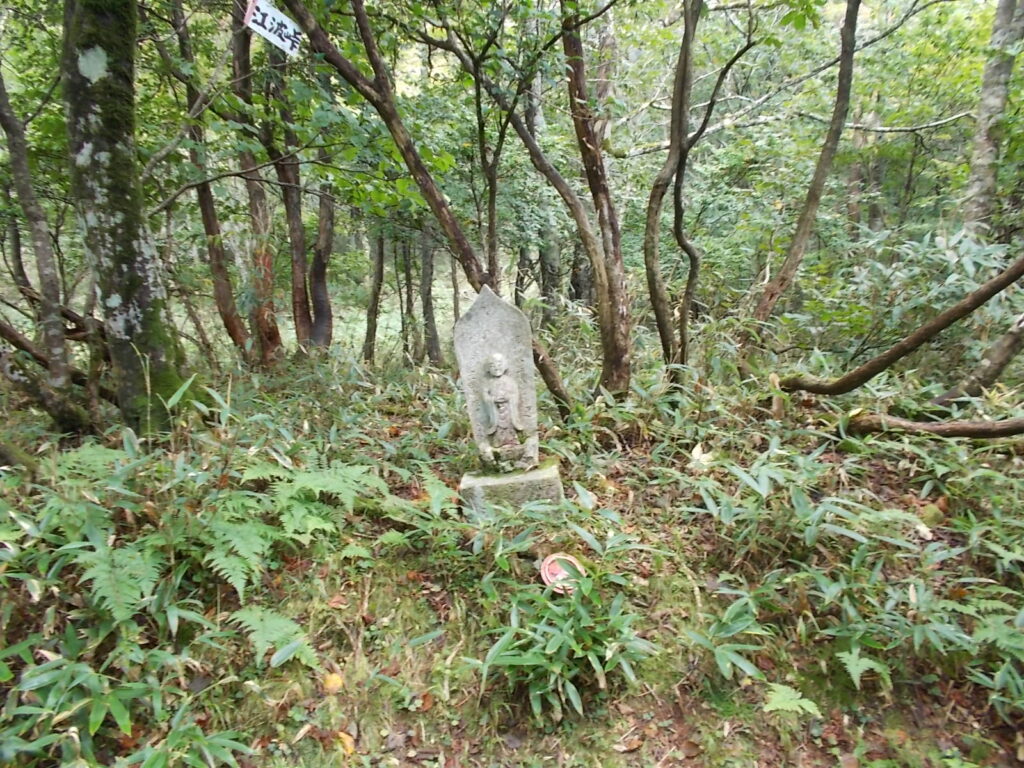 11：05　江浪峠のお地蔵さん