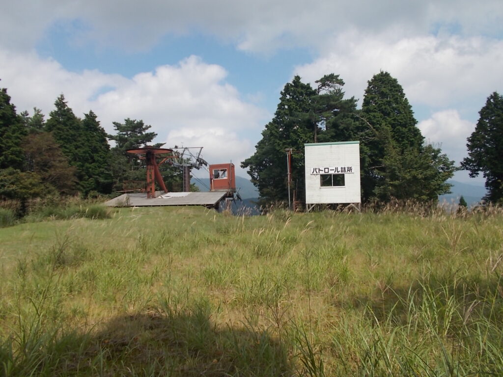 13：50　スキー最上部のリフトに着きました。