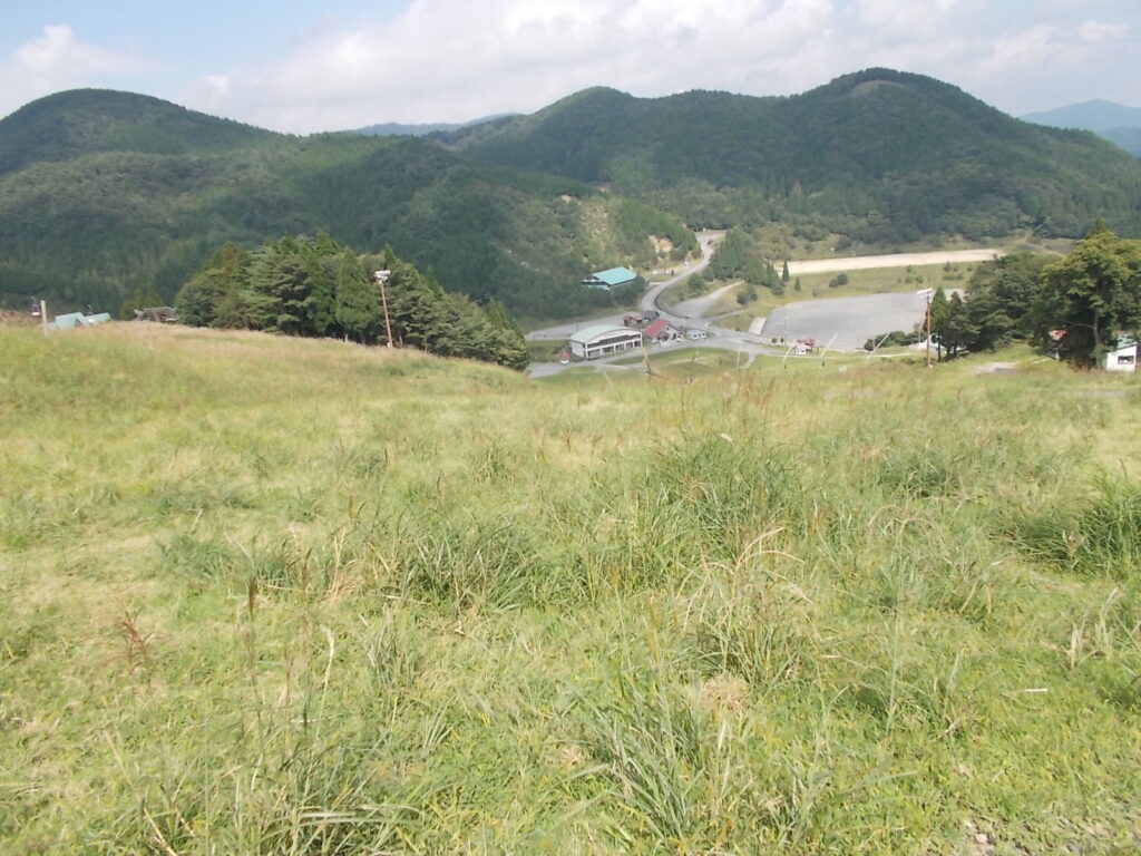 14：05　あとはゲレンデを気ままに下ります。