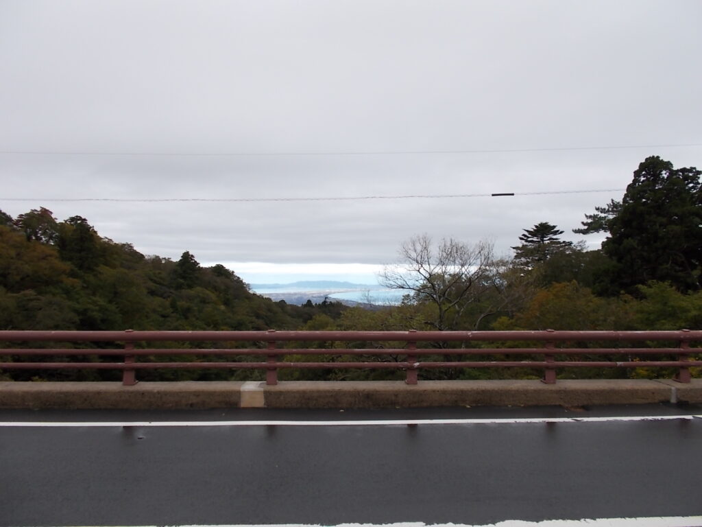 9:11 登山口に向かう途中から見えた弓ヶ浜方面の景色