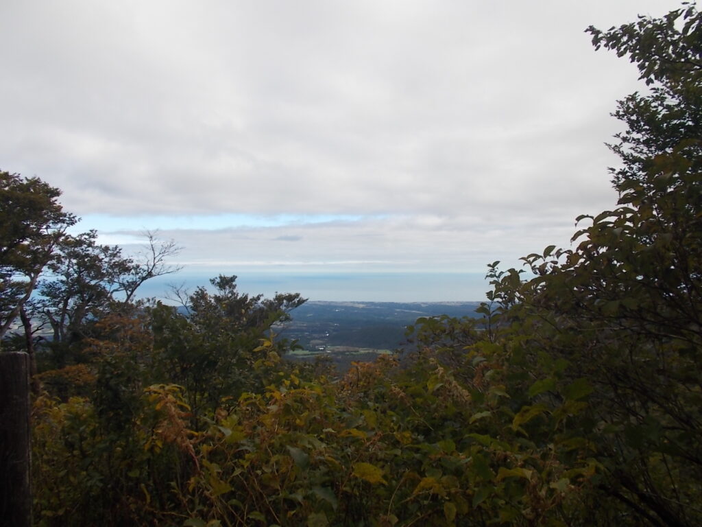 10:04 このあたりからガスがひいて、周りが見えるようになってきました。