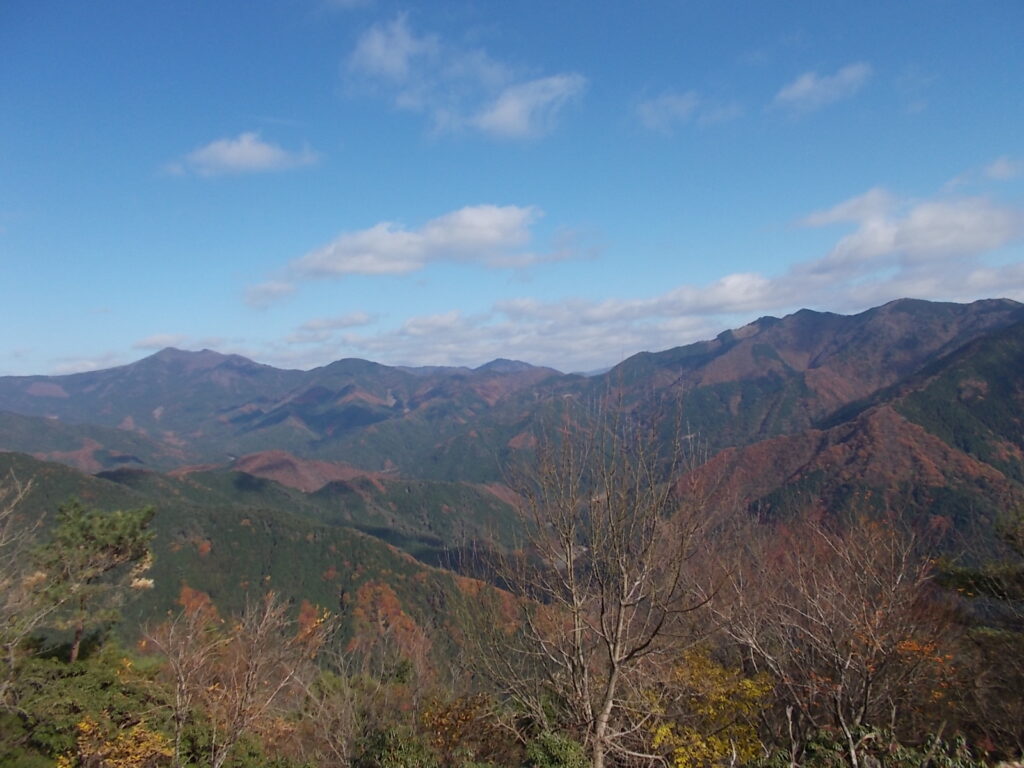 12：10　中央は一山