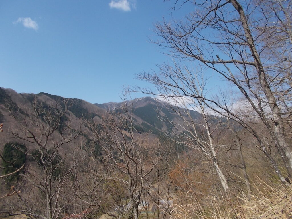 10:24 途中から見えた後山