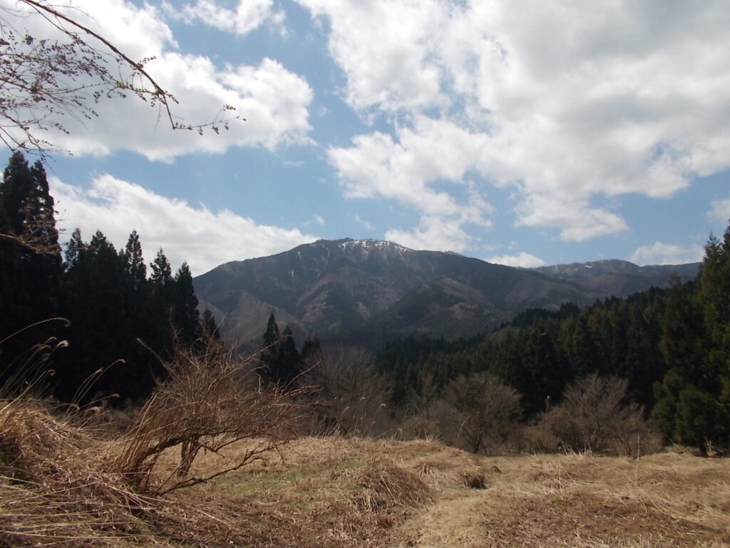 12:05 見晴らしのよい所に出ました。後山でしょう。