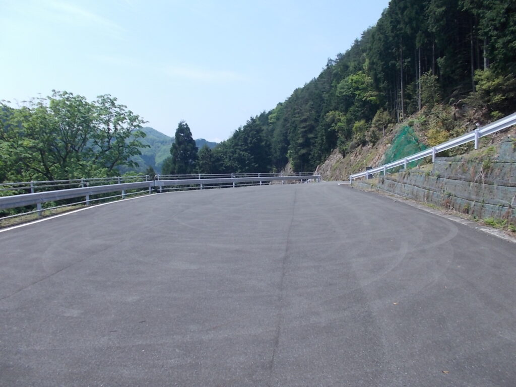 11：00　岩間観音の駐車場。ここからスタートします。