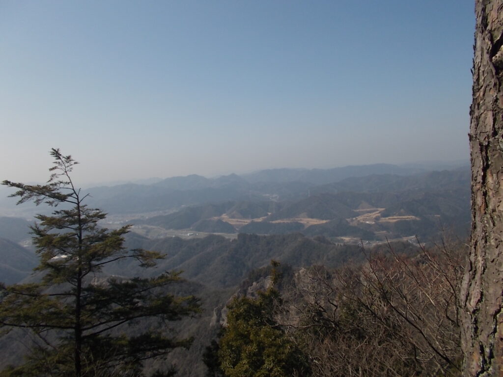 10:49 ゴルフ場が見えました。