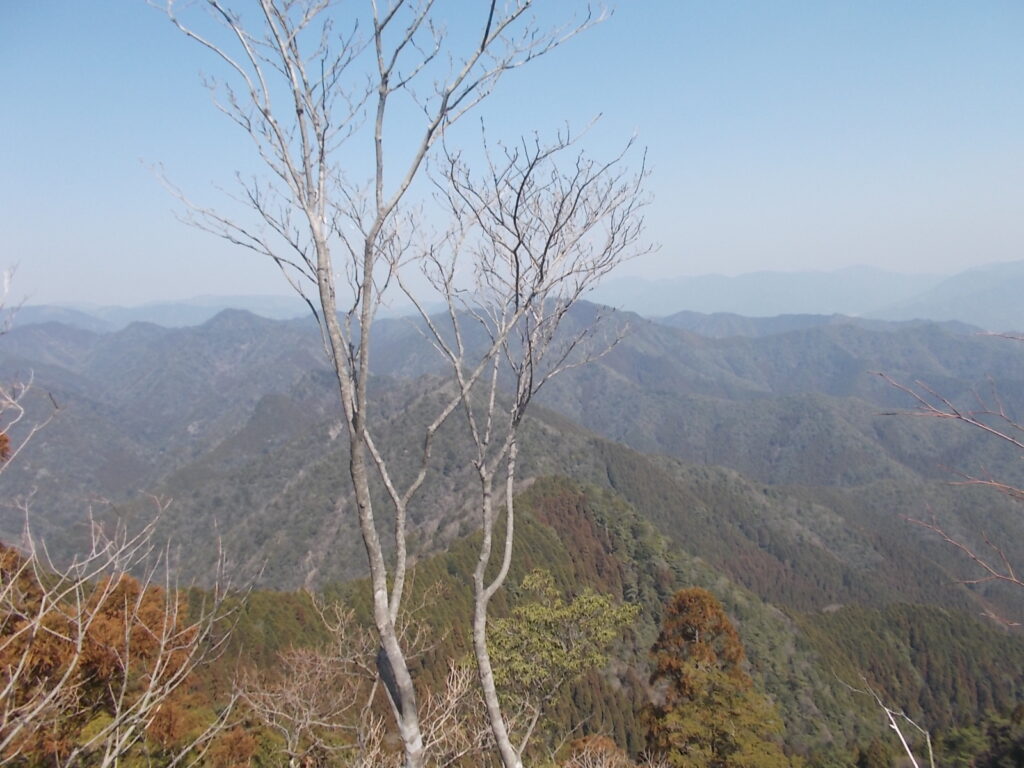 12:23 七種山手前の展望地からの眺め
