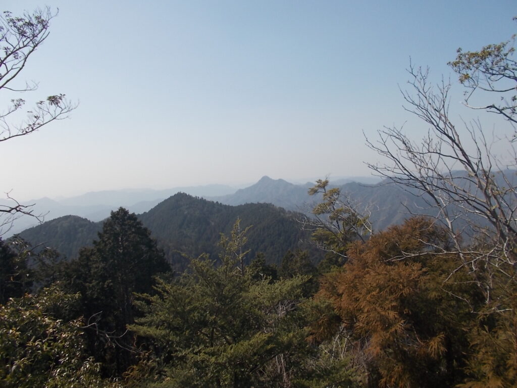 12:23 明神山方面