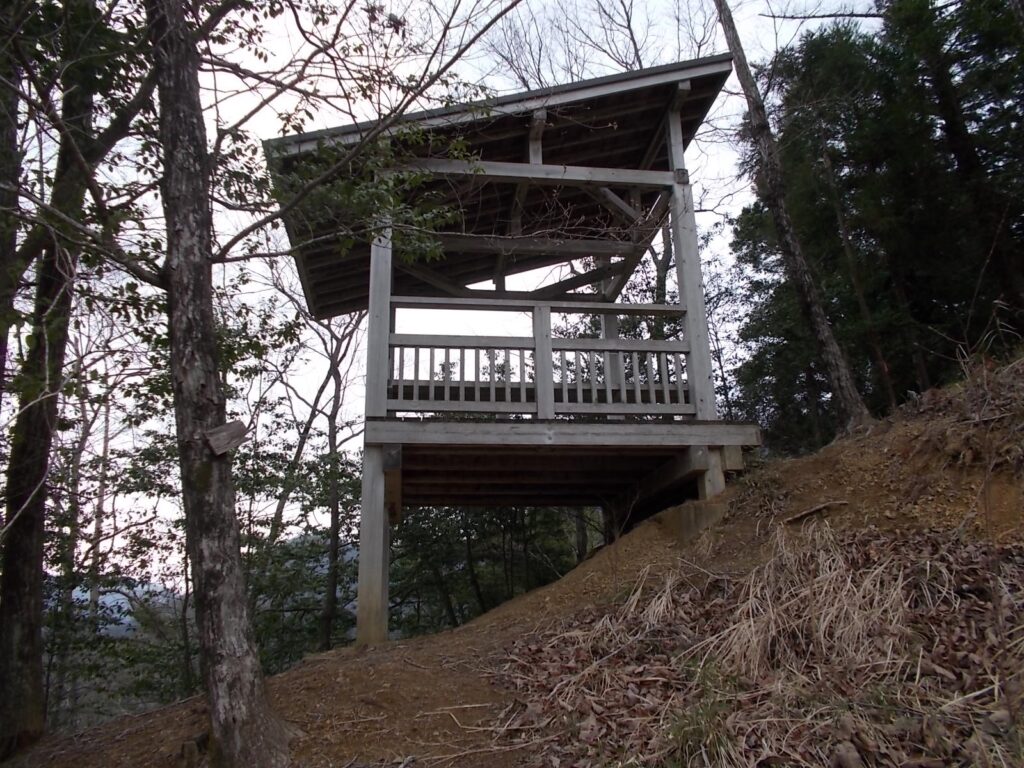 10：40　展望台の東屋につきました。