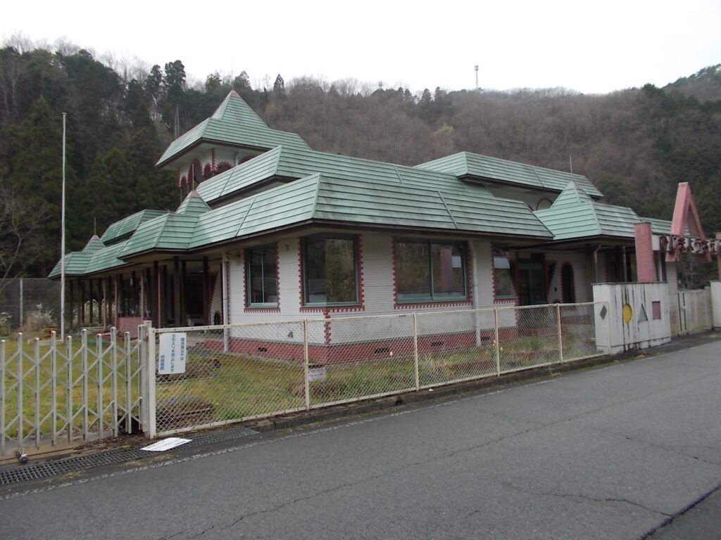 11：37　途中にあった保育園跡