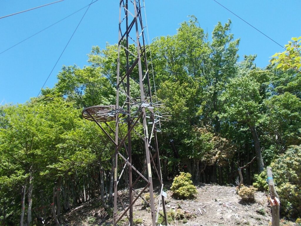 12：51　鉄塔に出ました。