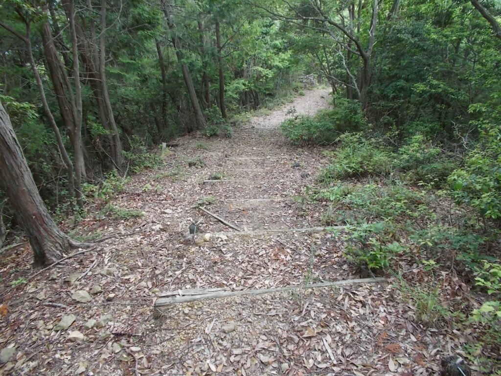 10：16　ここから、階段道