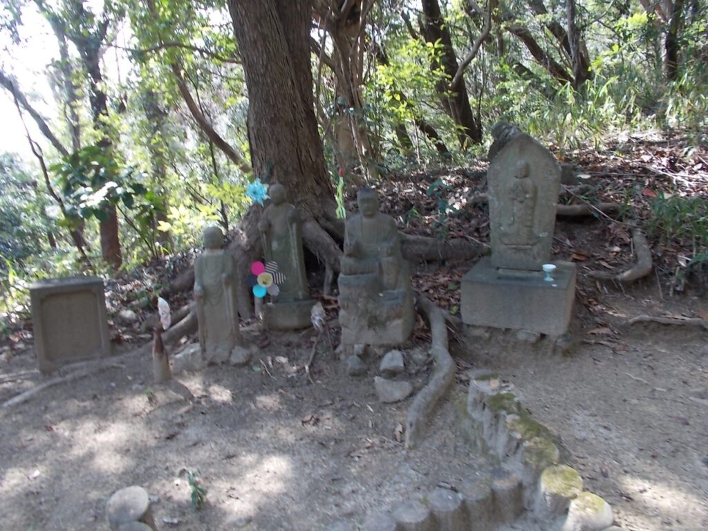 12：59　なにやら賑やかな様子。