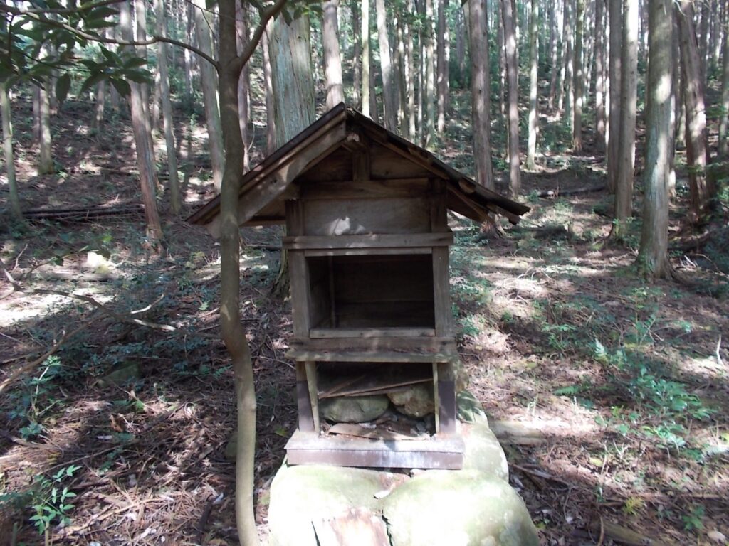 12:47 大日如来の祠。なにもありません