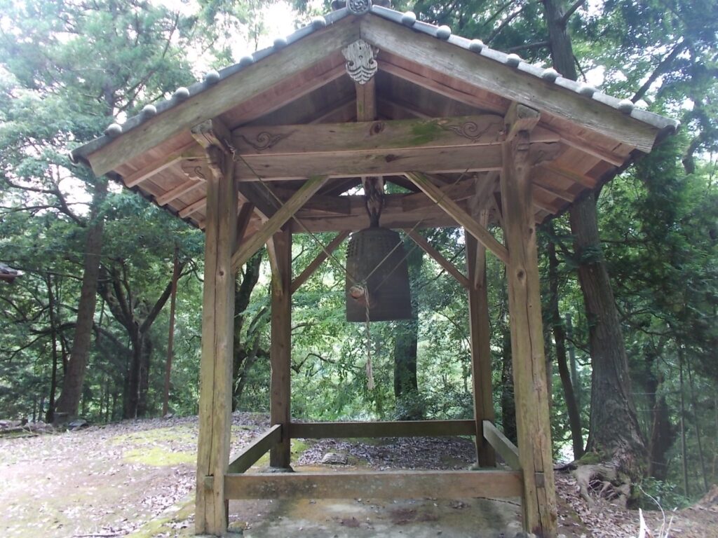 11：20　釣り鐘　撞いていいのかな？