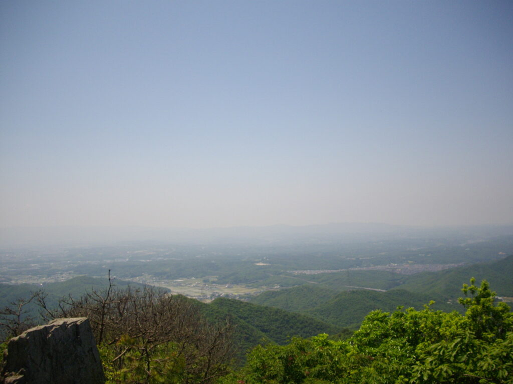 10：51　この小岩からの景色です。