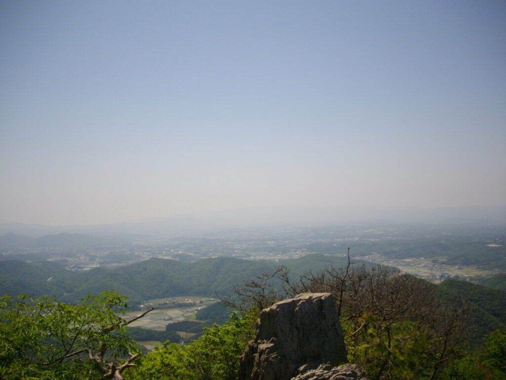10：51　この小岩からの景色です。