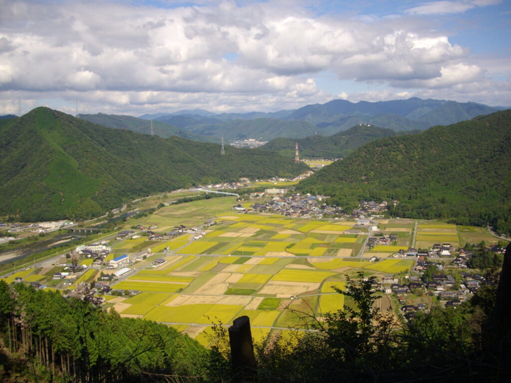 10：10　北方面の景色です。たいぶ高く登ってきているようです。