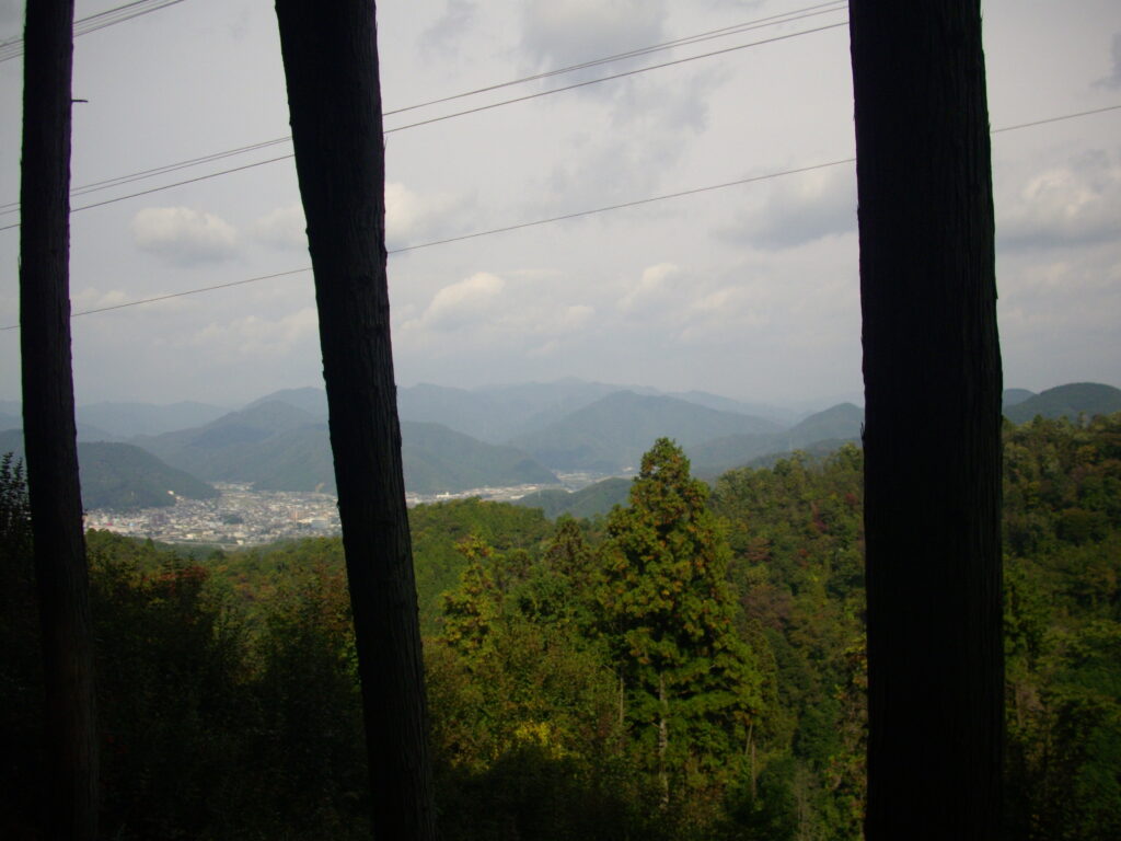 10：53　ここから見える景色です。たぶん山崎町の方が見えているようです。