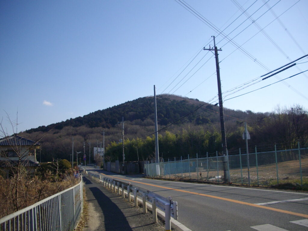 雄岡山・雌岡山