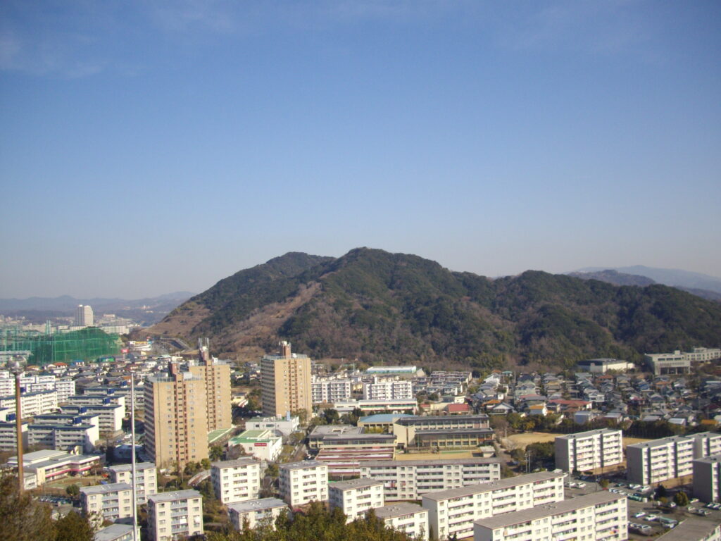 10：08　次の栂尾山と横尾山です。