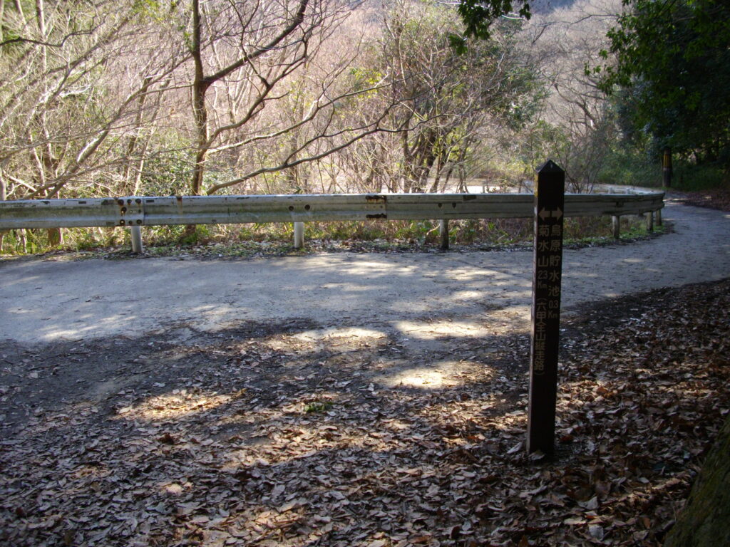 9：58　道路にでました。