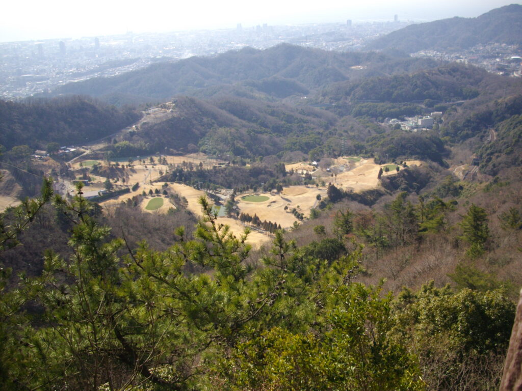 10：38　すぐ下に菊水ゴルフ場があります。