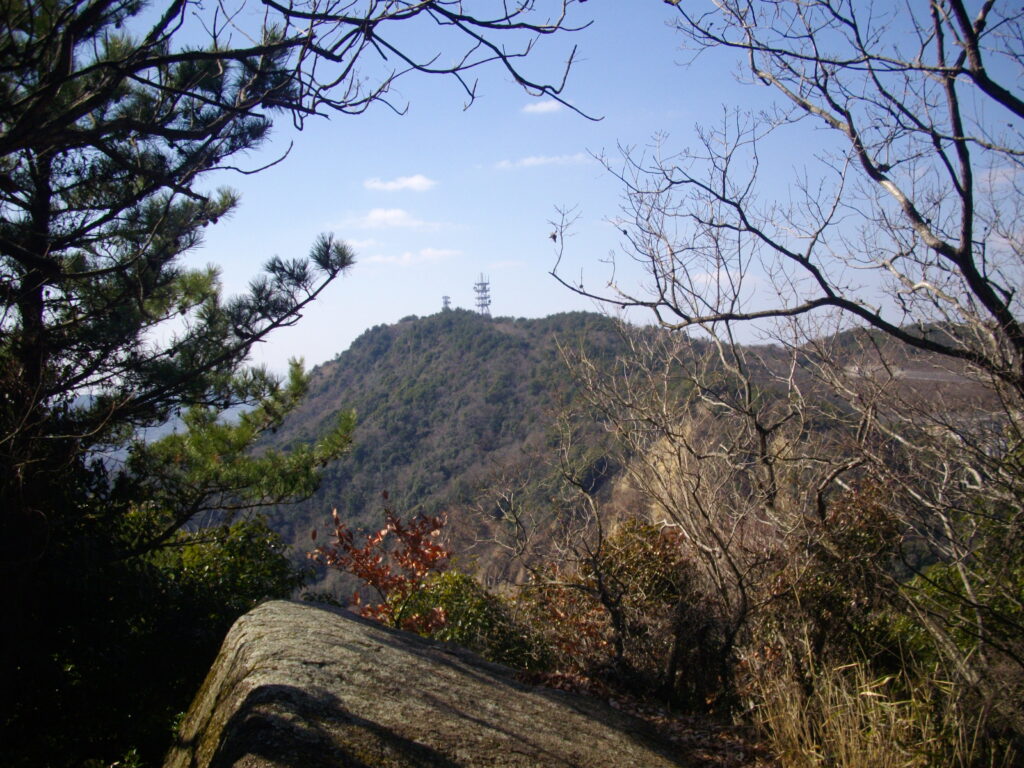 11：13　途中から菊水山を振り返ったところです。