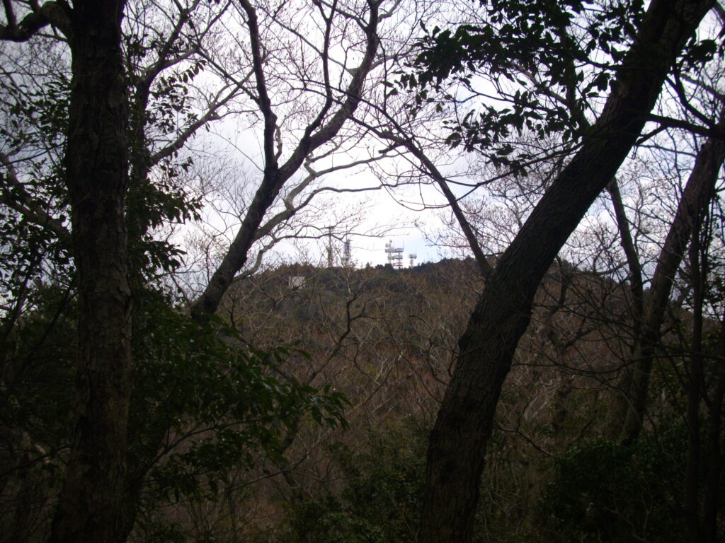 11：09　ようやく摩耶山が見えてきました。