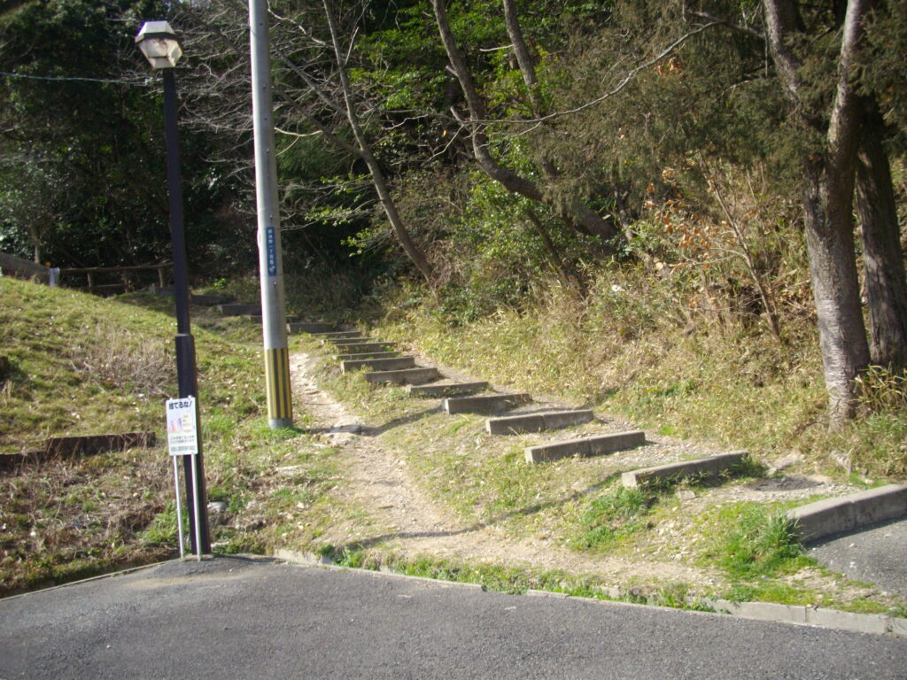 9：47　岩屋谷公園の駐車場からスタートします。