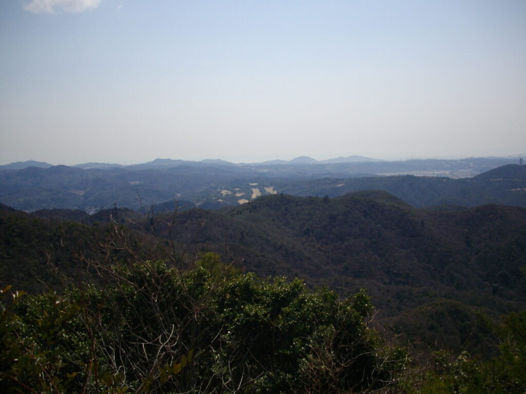 12：13　ここから見える景色です。これはたぶん六甲国際ＧＣでしょう。