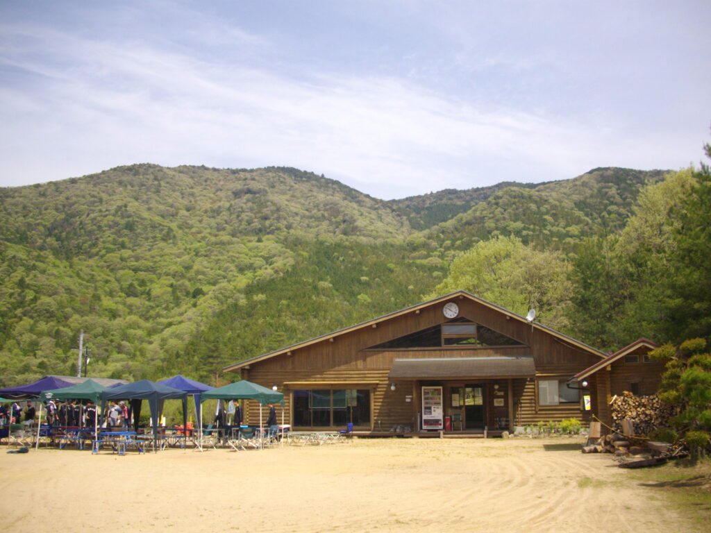 10:17 中畑林間ファミリー園の管理棟です。