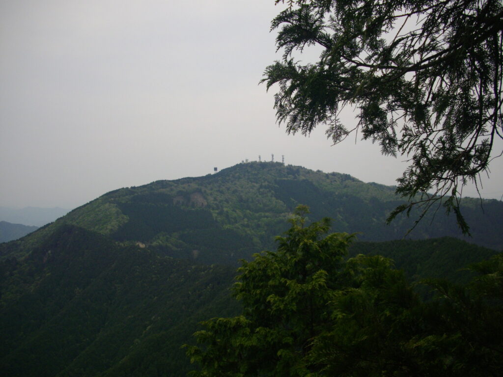 10：56　途中から見えたお隣の篠ケ峰です。