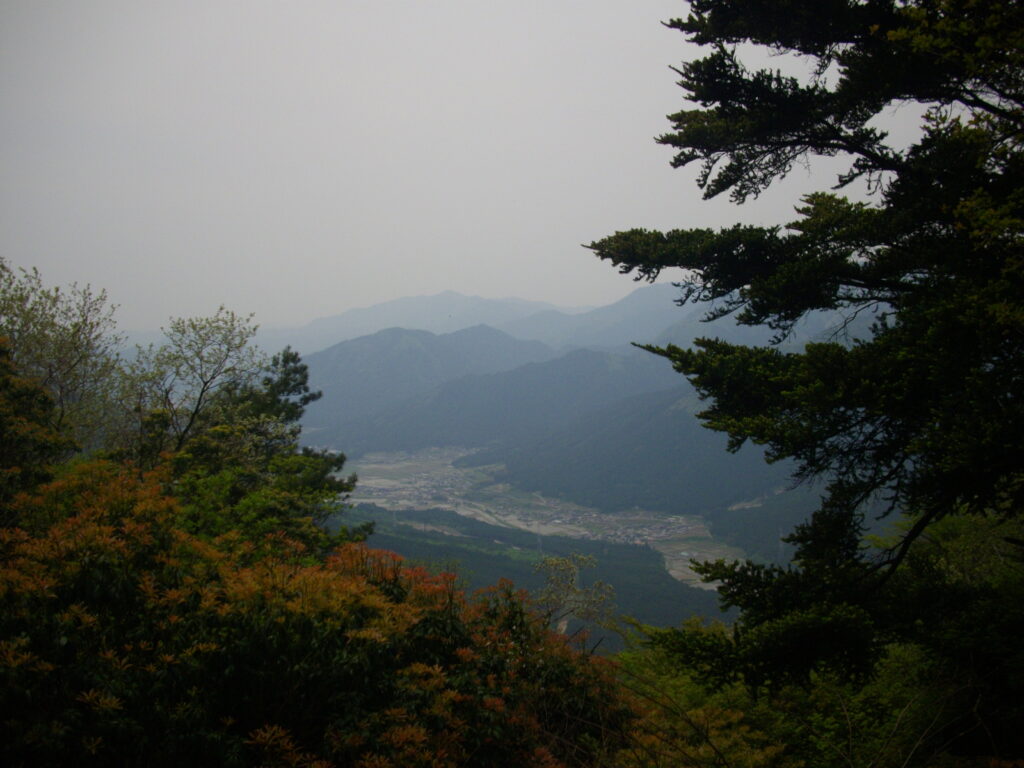 12:14 先ほどと同じ方面の景色です。